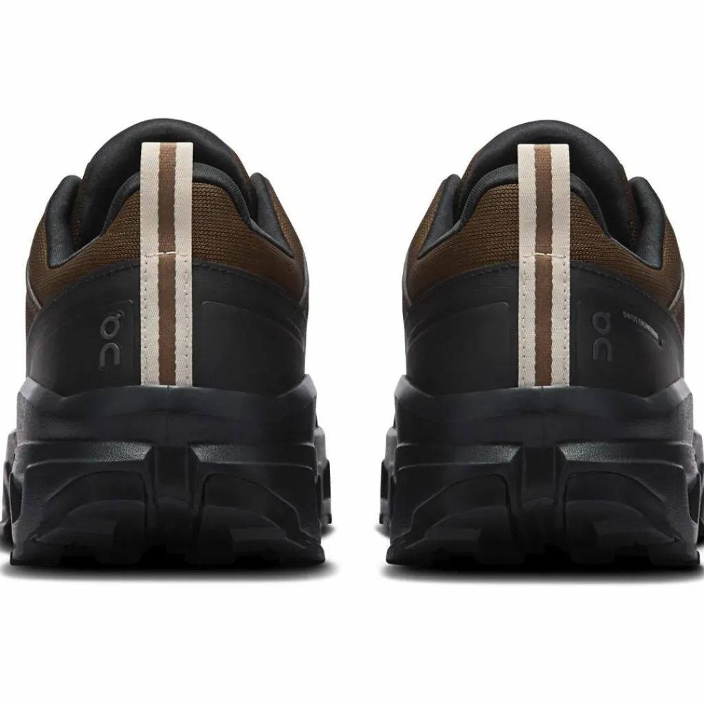 On Wanderschuhe<· Cloudrock Low WP Braun5934
