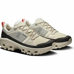 On Wanderschuhe<· Cloudrock Low WP ivory-Ivory