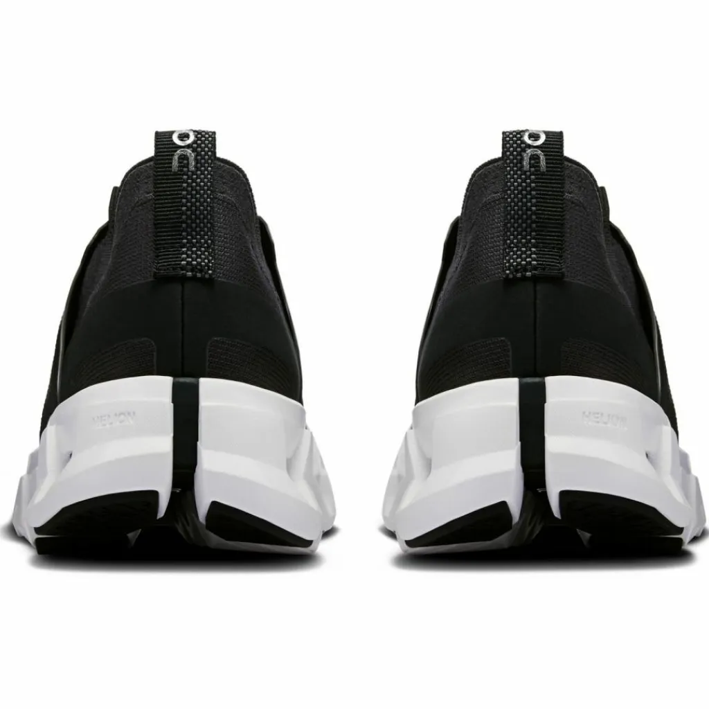 On Laufschuhe<· Cloudswift 4 black-white
