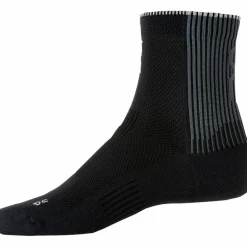 On Socken<· Performance Run Sock Mid black - eclipse
