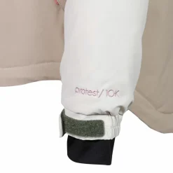 Protest Snowboarding<· Pippa thyme