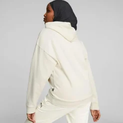 PUMA Loungewear<· Better Essentials offwhite