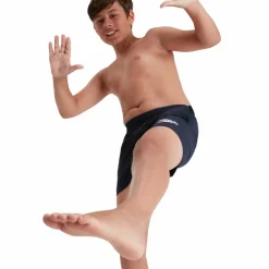Clearance · Essential Kinder Schwimmen