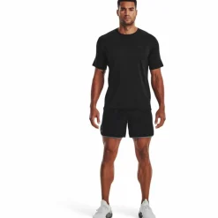 Under Armour Shirts<· Tech Vent black